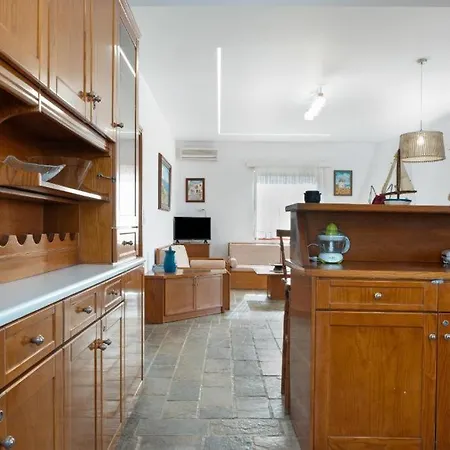 Christina 2 بيت للعطل Mérichas